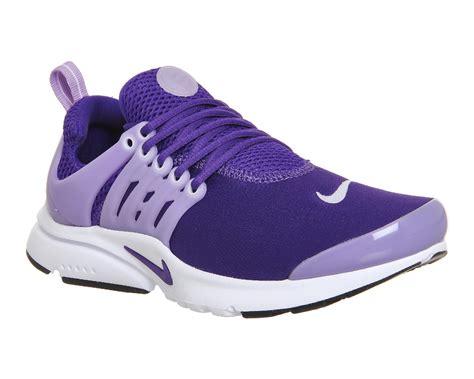 nike purple shoes for women.